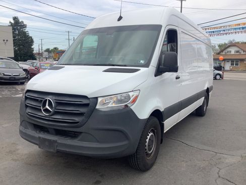 Used 2023 Mercedes-Benz Sprinter 2500 image 3