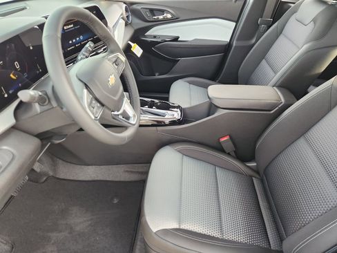 New 2026 Chevrolet Trax LT w/ Driver Confidence Package FWD image 9