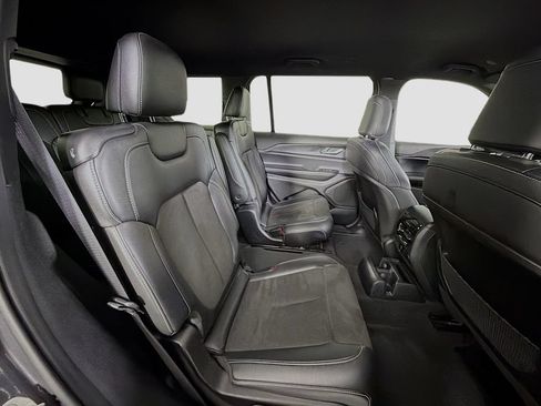 Used 2023 Jeep Grand Cherokee L Laredo AWD/4WD image 30