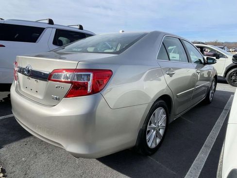 Used 2014 Toyota Camry XLE w/ Leather Package image 5
