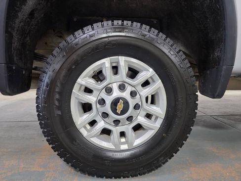 Used 2022 Chevrolet Silverado 2500 LT w/ Convenience Package AWD/4WD image 9