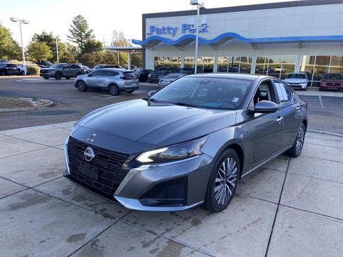Used 2023 Nissan Altima 2.5 SV image 4