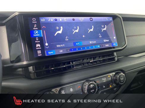 Used 2025 Jeep Wrangler Unlimited Rubicon w/ Convenience Group AWD/4WD image 5