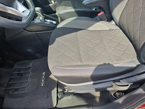 Certified 2020 Nissan Kicks SV FWD image 15