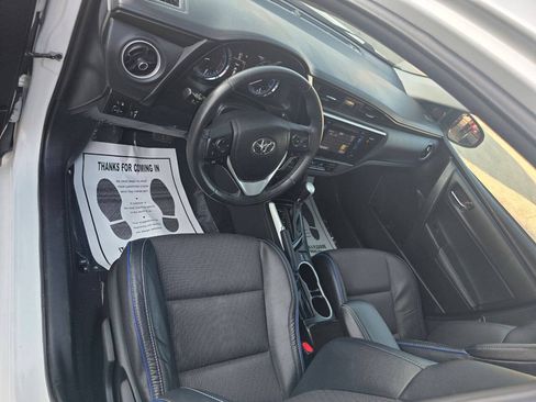 Used 2017 Toyota Corolla SE w/ Carpet Mat Package (TMS) FWD image 19