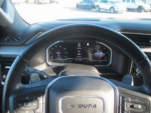 Certified 2022 GMC Sierra 1500 Denali image 32