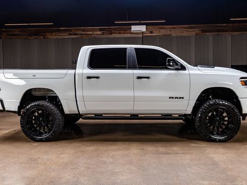 Used 2024 RAM 1500 Laramie AWD/4WD image 9
