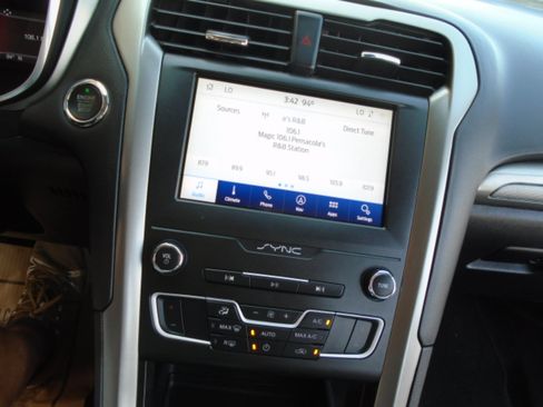 Used 2020 Ford Fusion S image 16