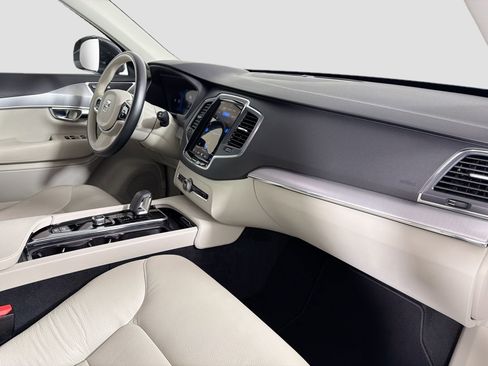 Used 2023 Volvo XC90 B5 Core image 31