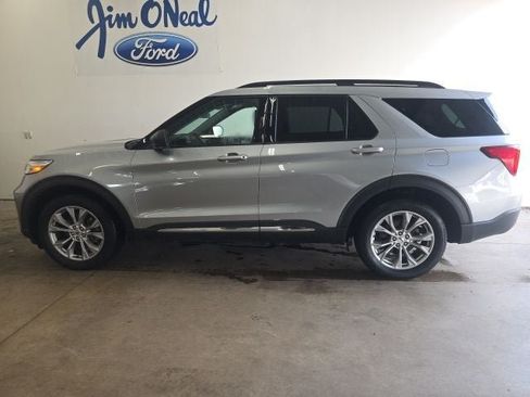 Used 2023 Ford Explorer XLT w/ Equipment Group 202A AWD/4WD image 28