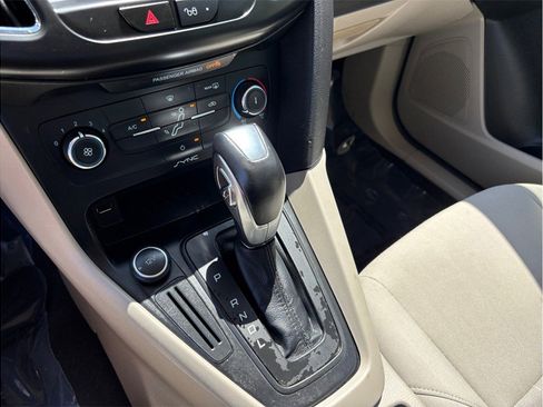 Used 2016 Ford Focus SE image 26