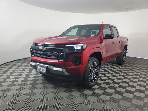 Used 2024 Chevrolet Colorado Z71 w/ LPO, Dark Essentials Package image 8