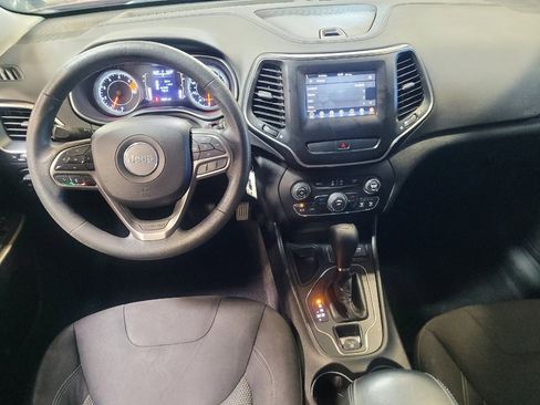 Used 2019 Jeep Cherokee Latitude w/ Popular Appearance Group FWD image 22