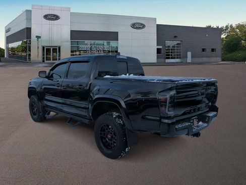 Used 2023 Toyota Tacoma TRD Sport image 7