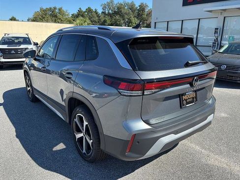 New 2025 Volkswagen Tiguan SE image 4