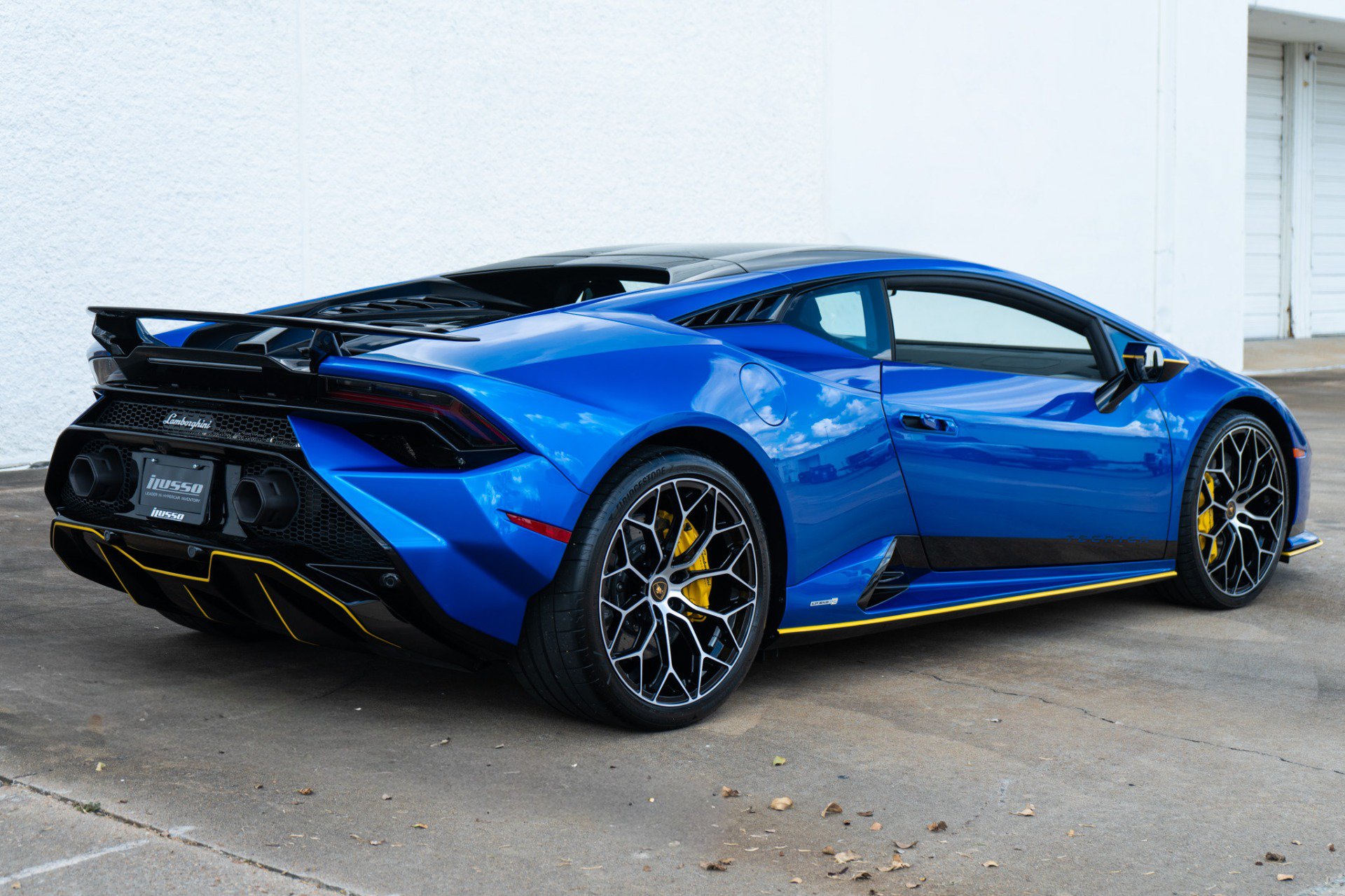 Used 2023 Lamborghini Huracan Tecnica RWD image 4
