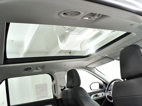 New 2026 Ford Explorer Active w/ Active Comfort Package image 18