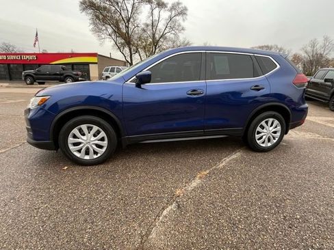 Used 2020 Nissan Rogue S image 2