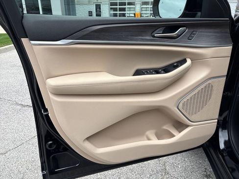 New 2026 Jeep Grand Cherokee Limited image 8