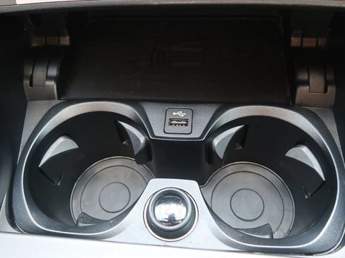 Used 2024 BMW 230i Coupe w/ Convenience Package RWD image 28