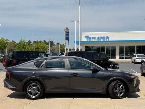 Used 2025 Kia K4 LXS image 4