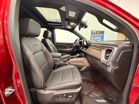 Used 2025 GMC Canyon Denali AWD/4WD image 20