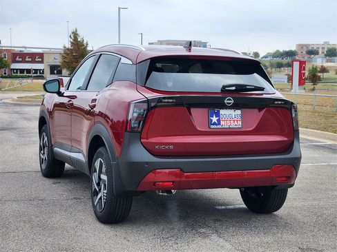 New 2026 Nissan Kicks SV image 4