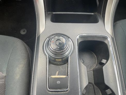 Used 2020 Ford Fusion SE image 18