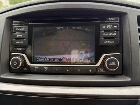 Used 2017 Nissan Quest SV image 27