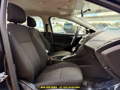Used 2018 Ford Focus SE FWD image 35