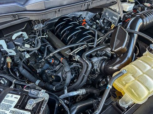 Used 2023 Ford F150 Lariat RWD image 32