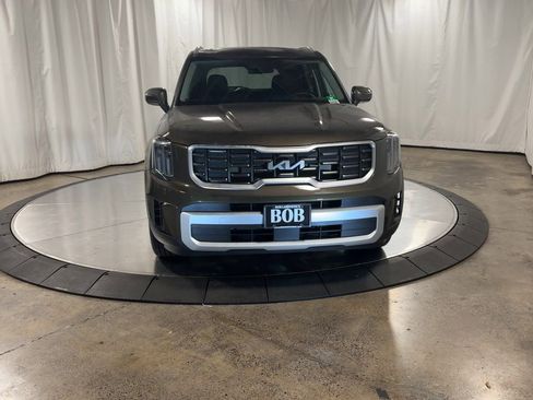 New 2025 Kia Telluride S image 4