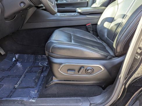 Used 2022 Jeep Wagoneer Series III w/ Premium Group I image 20