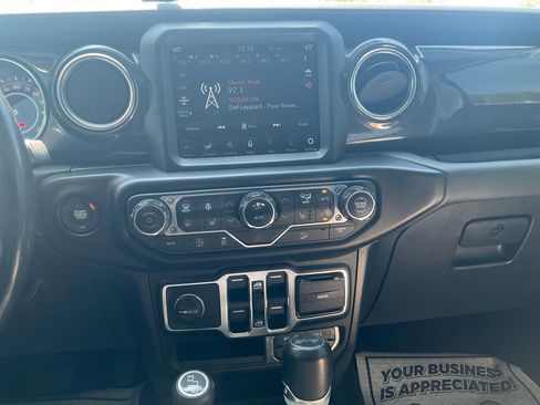 Used 2021 Jeep Wrangler Unlimited Sahara AWD/4WD image 23