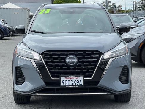 Used 2023 Nissan Kicks SR w/ SR Premium Package FWD image 2