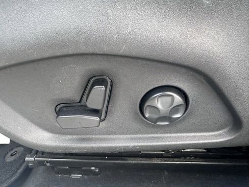 Used 2018 Jeep Compass Limited image 11