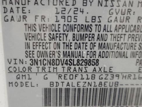 Used 2025 Nissan Versa S w/ Trunk Package image 33