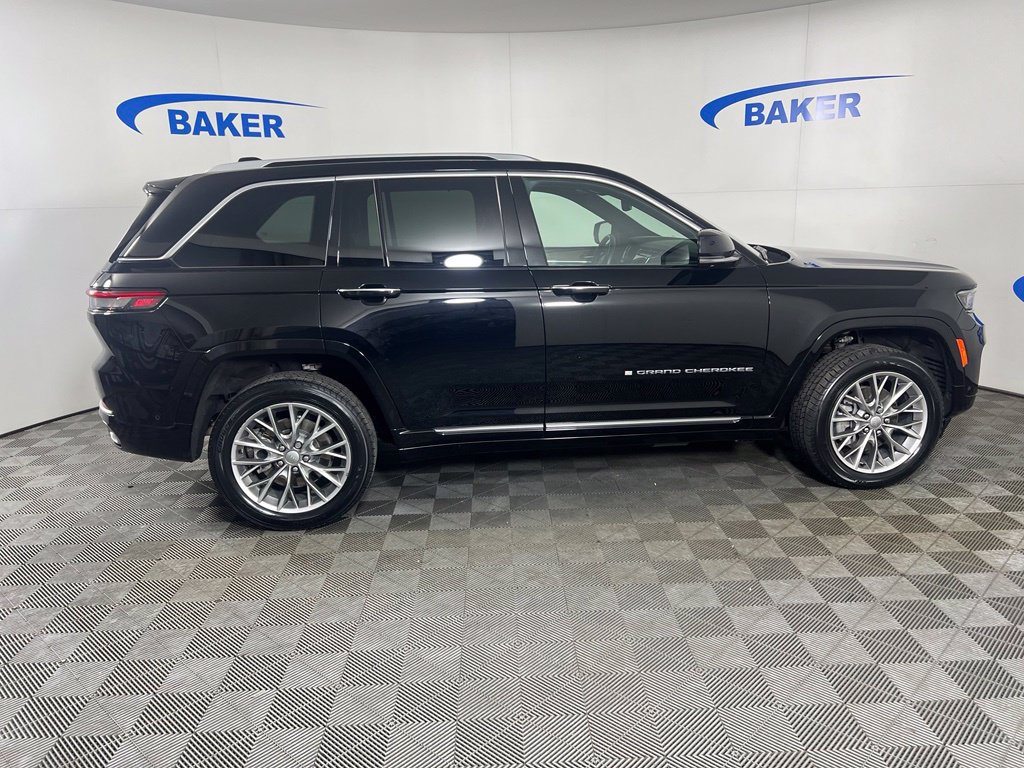Used 2023 Jeep Grand Cherokee Summit w/ Luxury Tech Group V AWD/4WD image 7