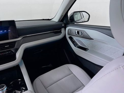 New 2026 Ford Explorer Platinum image 30