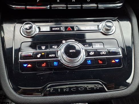 Used 2021 Lincoln Corsair Reserve w/ Equipment Group 201A image 23