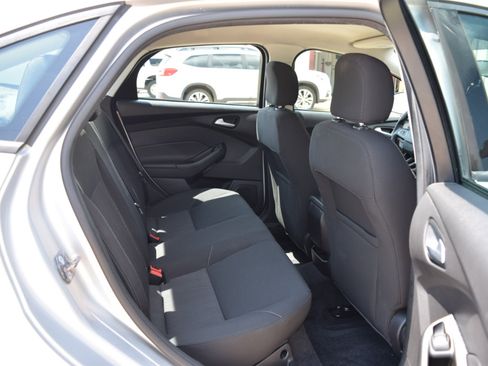 Used 2017 Ford Focus SE image 16