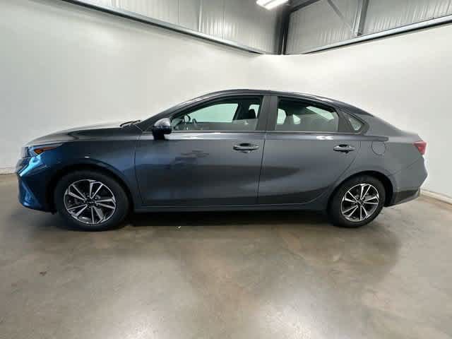 Used 2023 Kia Forte LXS w/ LXS Technology Package FWD image 2