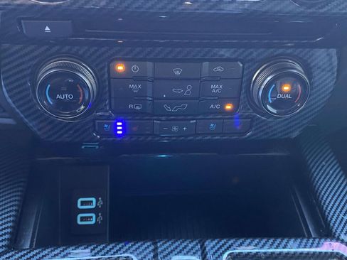 Used 2018 Ford F150 Raptor w/ Equipment Group 802A Luxury image 30