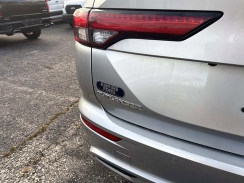 Used 2024 Mitsubishi Outlander SE image 5