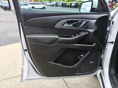 Used 2019 Chevrolet Traverse Premier FWD image 10