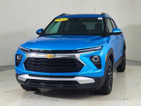 New 2026 Chevrolet TrailBlazer LT w/ LT Cold Weather Package FWD image 2