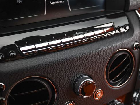 Used 2022 Rolls-Royce Cullinan w/ Dark Exterior Package image 31