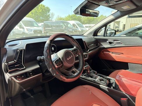 Used 2024 Kia Sportage SX image 7