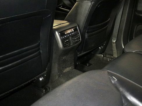 Used 2022 MAZDA CX-9 Touring image 16