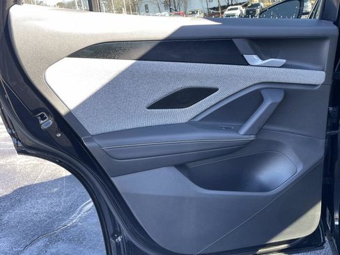 Certified 2025 Volkswagen Tiguan S image 11